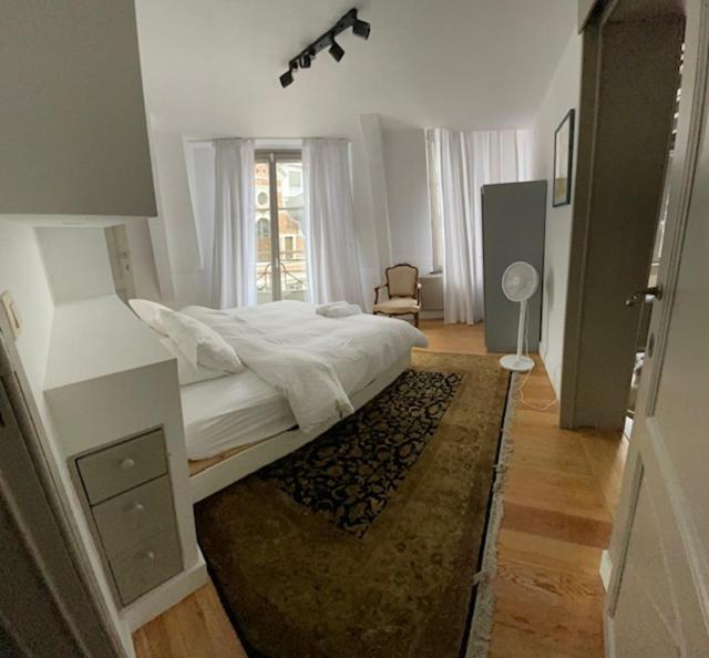 Duplex Dernier Etage Avec Terasse A Deux Pas De La Grand Place Bruxelles Eksteriør billede